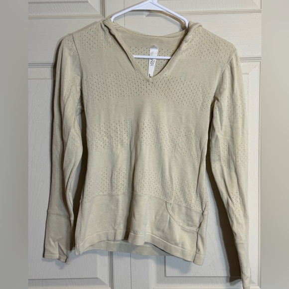 Lole Tops - Lolë women’s small Hooded Sweater beige